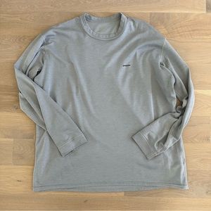 Men's Patagonia lightweight thermal, Size XXL but fits like a L